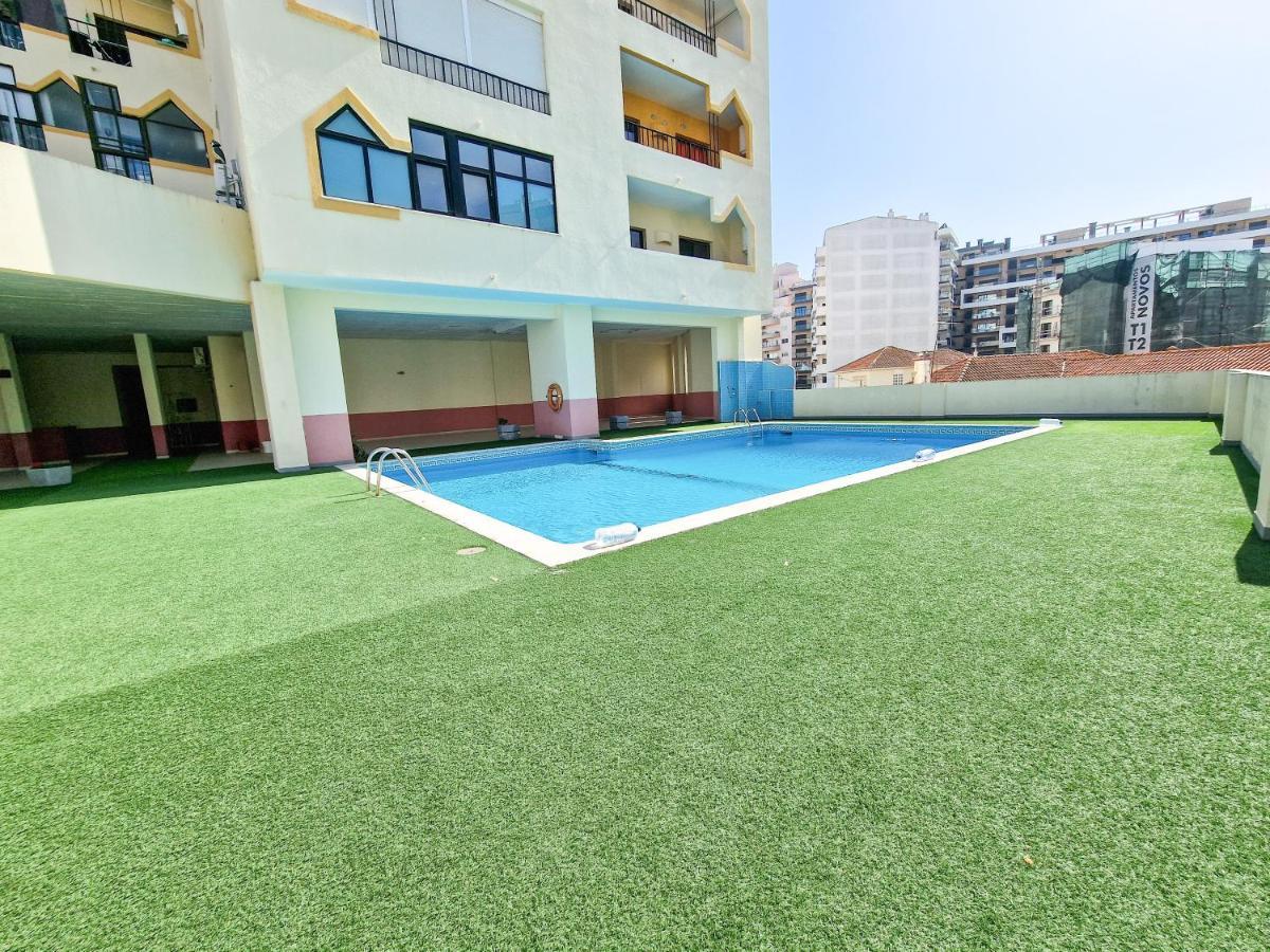 פורטימאו Apartamento Praia Rocha Vista Mar Ambar מראה חיצוני תמונה